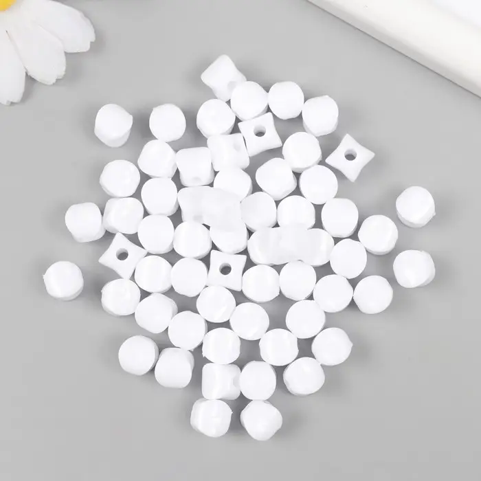 Бусины для творчества пластик "Кубик со сплющенными краями" белый набор 30 гр d=0,8 см