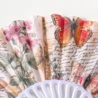 Веер складной &laquo;Бабочки, цветы и старые газеты&raquo;, 22.5 см