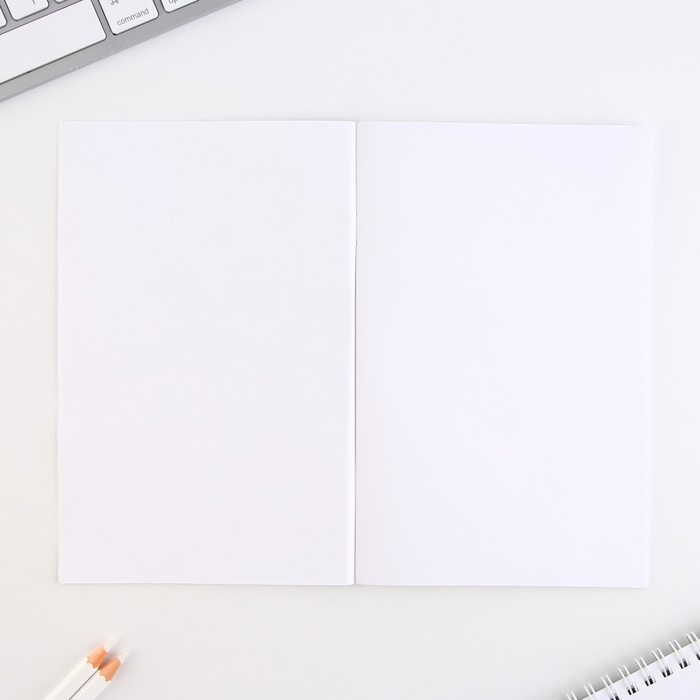 Подарочный набор Блокнот-раскраска, трафарет и восковые мелки «Волшебство внутри» Подарочный набор Блокнот-раскраска, трафарет и восковые мелки «Волшебство внутри»