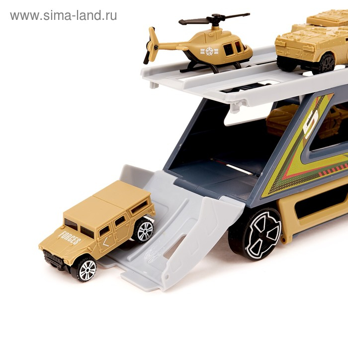 Грузовик &laquo;Трейлер&raquo; с 6 машинами и вертолетом