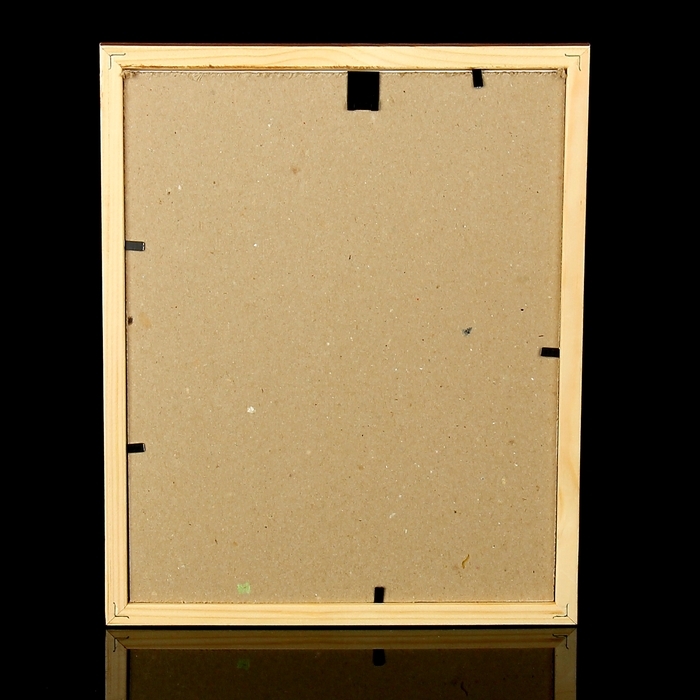 Фоторамка 20х25 (3N80) орех (пластиковый экран) Фоторамка 20х25 (3N80) орех (пластиковый экран)