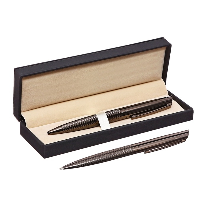 Ручка подарочная шариковая в кожзам футляре поворотная Карбон корпус темно-серый Ручка подарочная шариковая в кожзам футляре поворотная Карбон корпус темно-серый