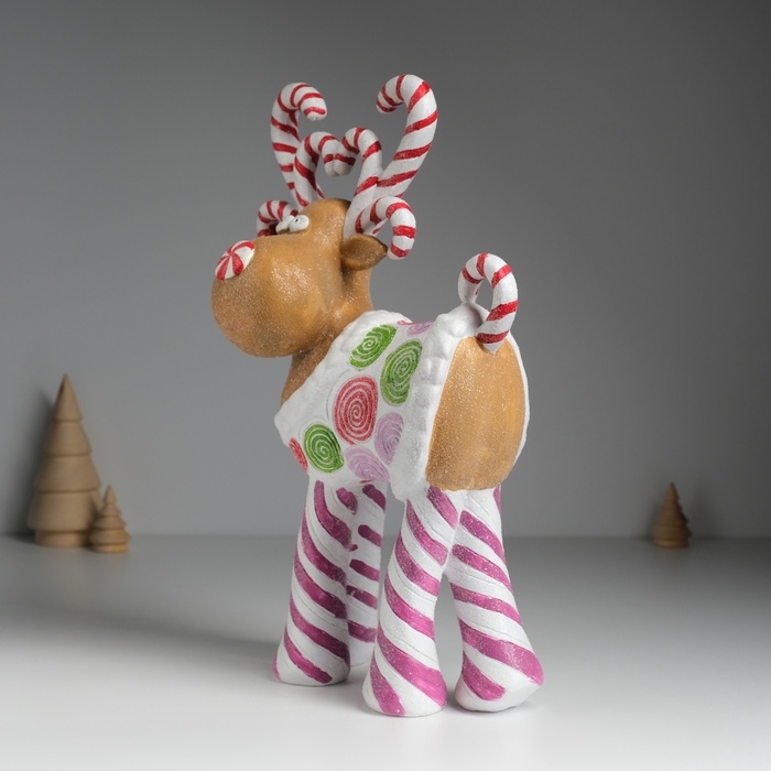 Сувенир полистоун Сувенир полистоун "Олень из сладостей с рогами-леденцами" 18х9,5х29,5 см