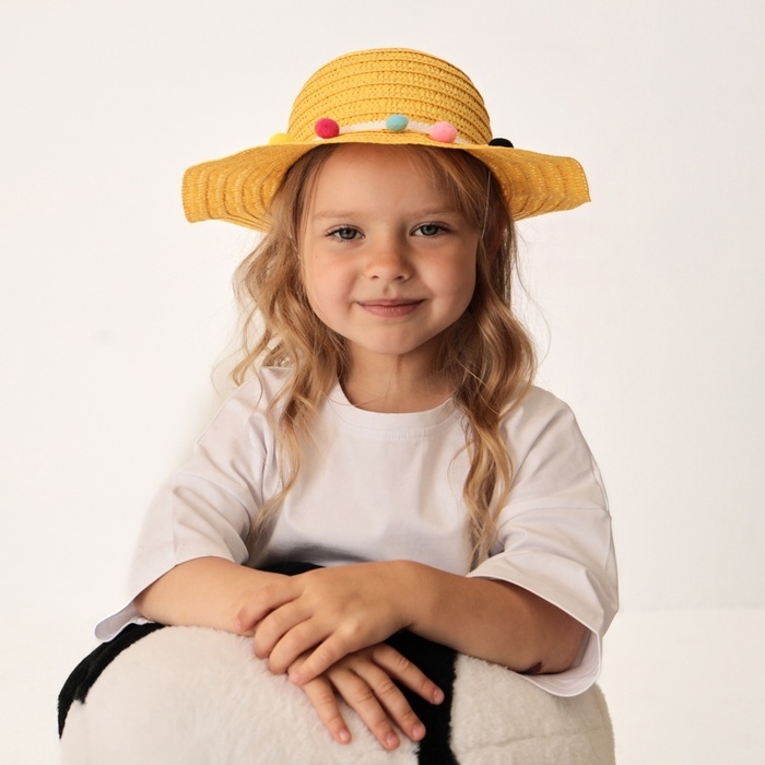 Шляпа с бомбошками для девочки MINAKU, цвет жёлтый, размер 50 Шляпа с бомбошками для девочки MINAKU, цвет жёлтый, размер 50
