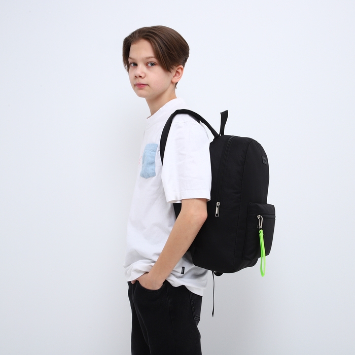 Рюкзак школьный текстильный со брелком стропой, 38х29х11 см, чёрный Рюкзак школьный текстильный со брелком стропой, 38х29х11 см, чёрный