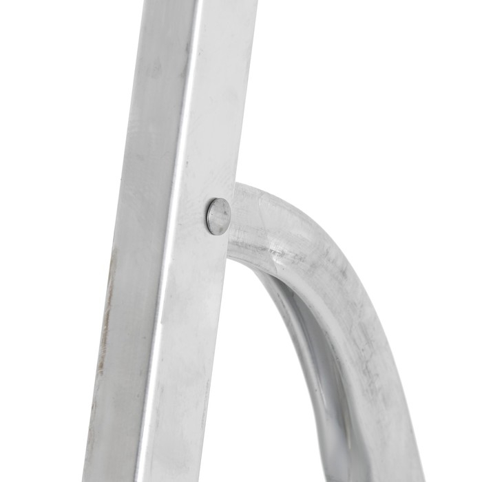 Стремянка ТУНДРА  Стремянка ТУНДРА "ЛАЙТ", алюминиевая, 5 ступеней, 1030 мм