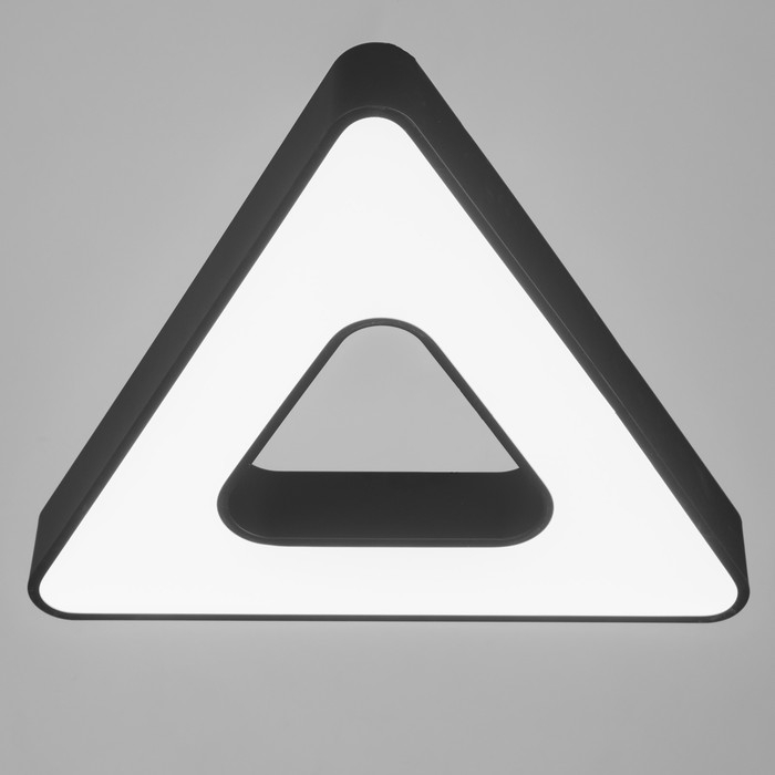 Люстра Люстра "Треугольник" LED 36Вт 4000К черный 60х46х70 см BayerLux