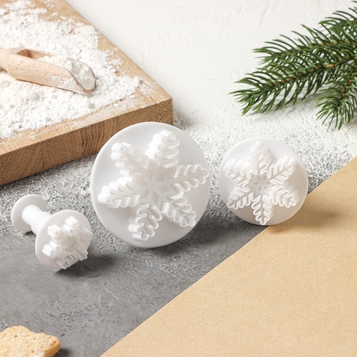Набор плунжеров кондитерских новогодний Доляна «Снег», 3 шт: d=6, d=5, d=4 см, цвет белый Набор плунжеров кондитерских новогодний Доляна «Снег», 3 шт: d=6, d=5, d=4 см, цвет белый