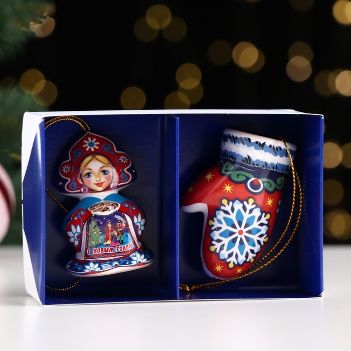 Набор ёлочных игрушек Набор ёлочных игрушек "Машенька и варежка", 6 см