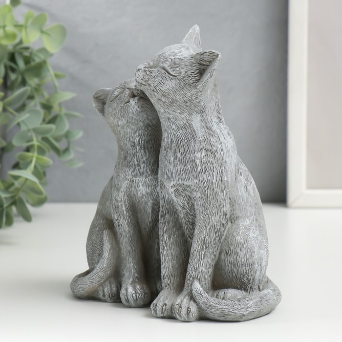 Сувенир полистоун Сувенир полистоун "Кот и кошка - умывание" серый 15х8х13 см