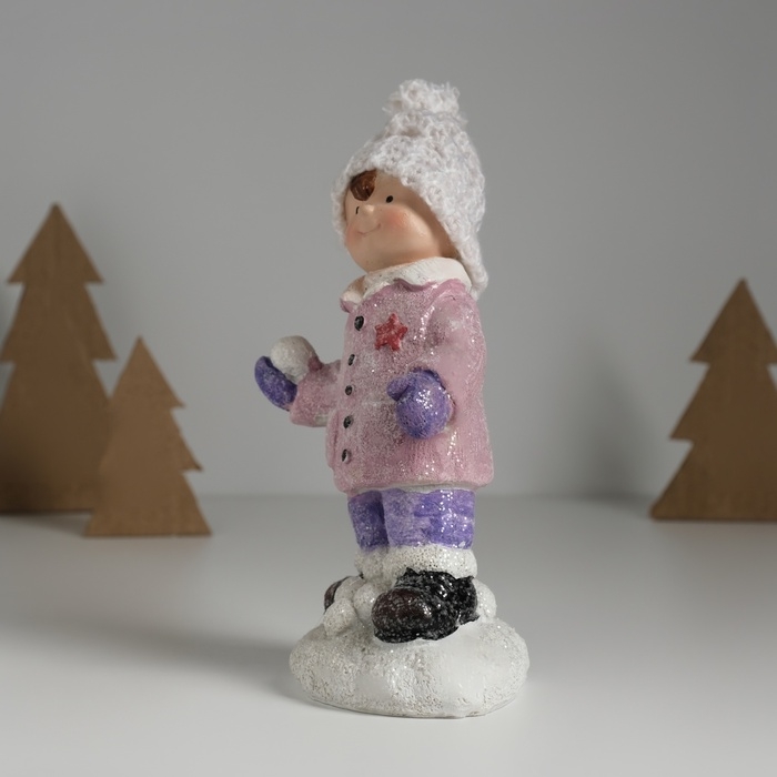 Сувенир керамика  Сувенир керамика "Мальчик в розовой курточке, со снежком" 10,3х7,3х16 см