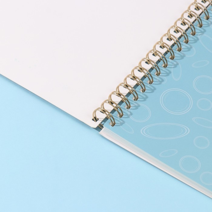 Фотоальбом на спирали 20 листов "Волк" объёмный элемент + 4 вкладки 24х24 см