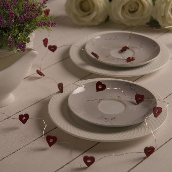 Гирлянда «Нить» 2 м роса с насадками «Сердце», IP20, серебристая нить, 20 LED, батарейки ААх2 (нет в комплекте), свечение тёплое белое Гирлянда «Нить» 2 м роса с насадками «Сердце», IP20, серебристая нить, 20 LED, батарейки ААх2 (нет в комплекте), свечение тёплое белое