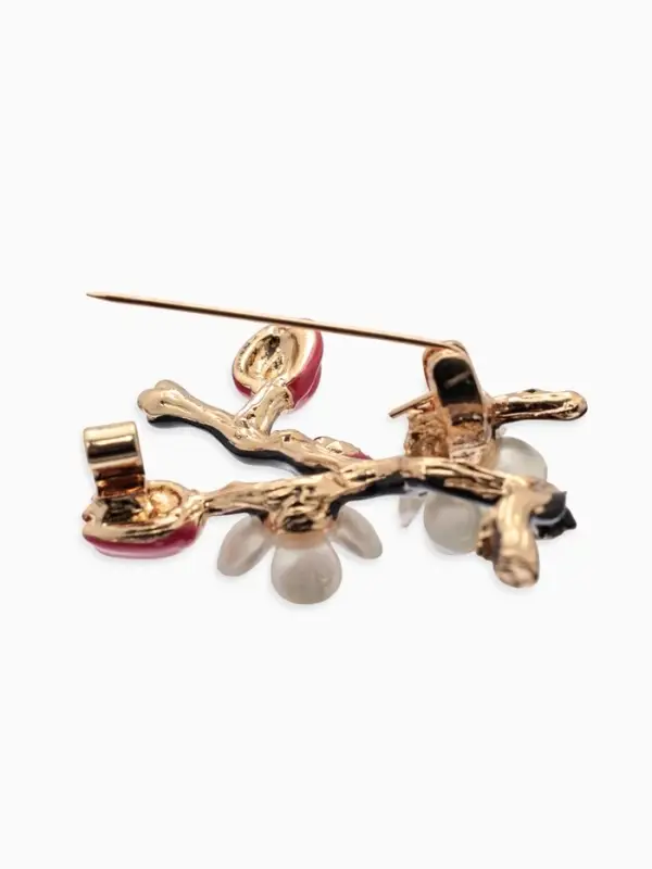 Брошь &laquo;Веточка с цветками сакуры&raquo;, эмаль, цветная в золоте