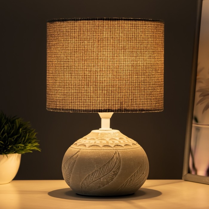 Настольная лампа Настольная лампа "Венди" Е14 40Вт бело-серый 15х15х25 см RISALUX