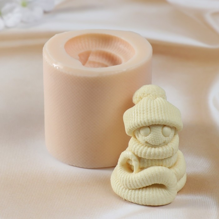 Молд силиконовый Молд силиконовый "Змея в шапке" Силикон 7х6х5,5 см