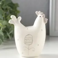 Сувенир керамика "Курочка в серый горох, с пасхальным яйцом сбоку" 7,9х4,8х9,1 см