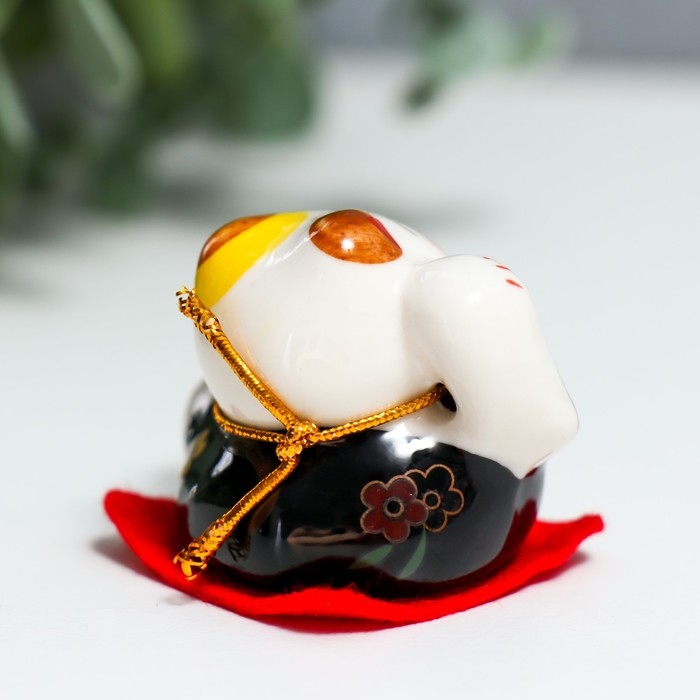 Сувенир керамика Сувенир керамика "Манэки-нэко - наслаждение" 4,5х3,8х4,6 см набор 5 шт