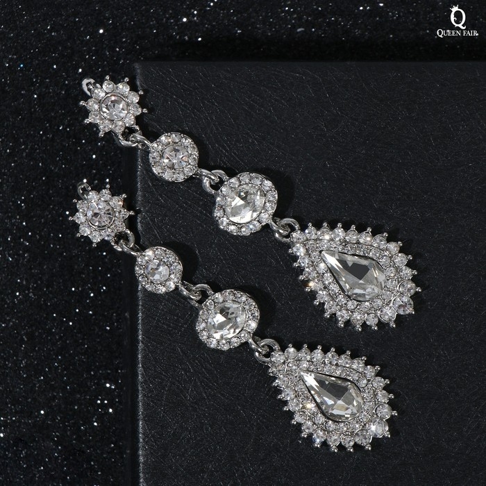 Серьги висячие со стразами «Вечерние» мадам, цвет белый в серебре, 7 см Серьги висячие со стразами «Вечерние» мадам, цвет белый в серебре, 7 см