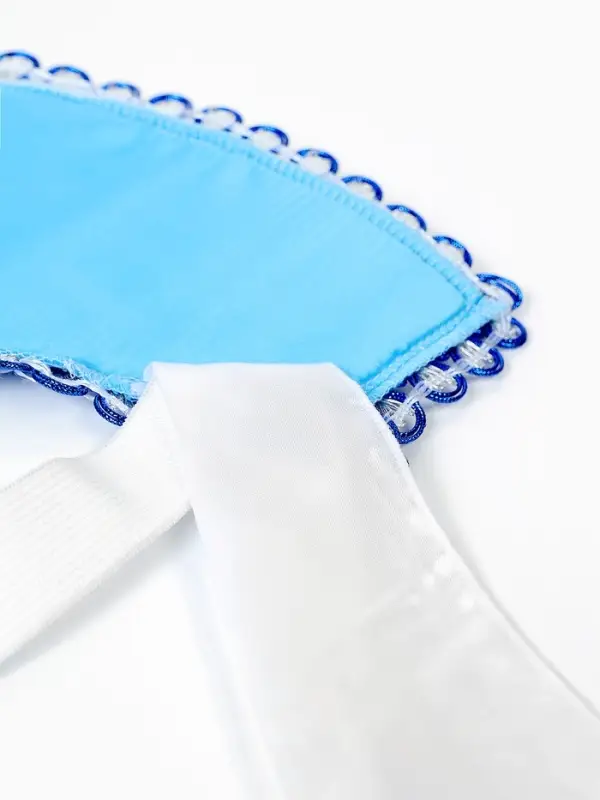 Кокошник с бусинами, на голубом фоне Кокошник с бусинами, на голубом фоне