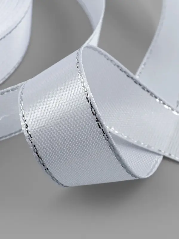 Лента атласная, с серебряным люрексом, 15 мм, 23&plusmn;1 м, белая №001