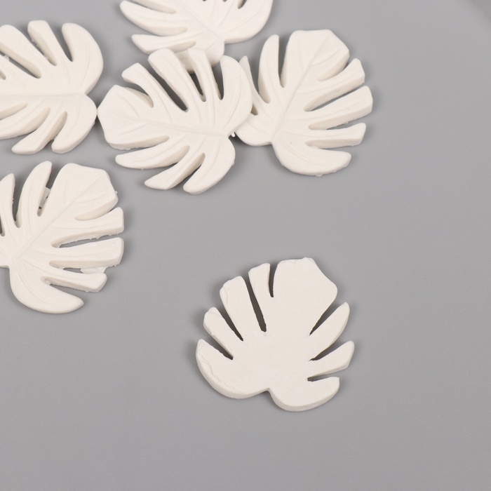 Декор для творчества полистоун Декор для творчества полистоун "Лист монстеры" белый набор 6 шт 2,8х3 см