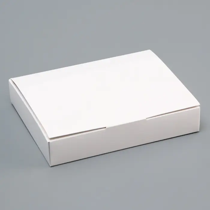 Коробка для 12 конфет, белая с откидной крышкой, 19&times;15&times;3.5 см