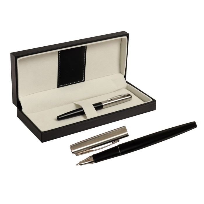Ручка подарочная шариковая Calligrata, в кожзам футляре ПБ J, корпус черный с серебром Ручка подарочная шариковая Calligrata, в кожзам футляре ПБ J, корпус черный с серебром