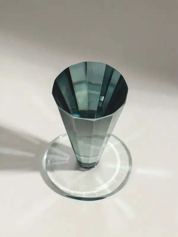 Подсвечник стекло на 1 свечу "Пирамида с гранями" прозрачный d=7 см 7х7х9,5 см