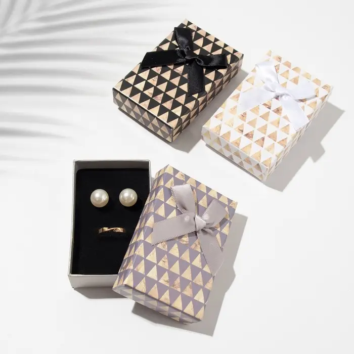 Коробочка подарочная под набор «Треугольники», 5×8 (размер полезной части 4,8×7,8 см), цвет МИКС Коробочка подарочная под набор «Треугольники», 5×8 (размер полезной части 4,8×7,8 см), цвет МИКС