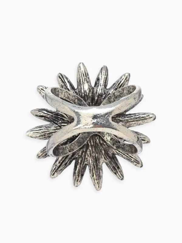 Кольцо для платка &laquo;Цветок Астра&raquo;, белое в чернёном серебре