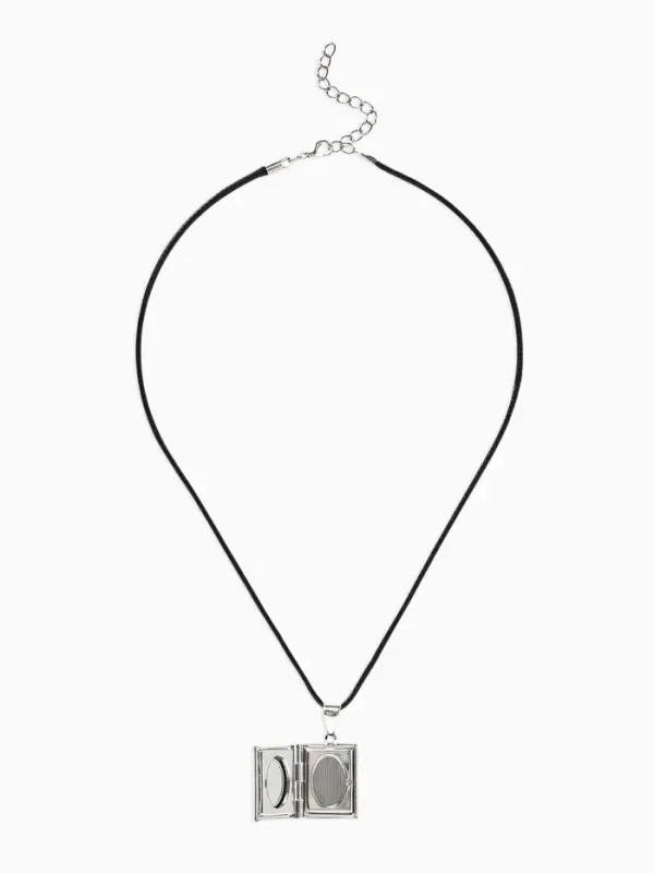 Кулон для фото на шнурке &laquo;Книга&raquo;, цвет серебро на чёрном шнурке, 45 см