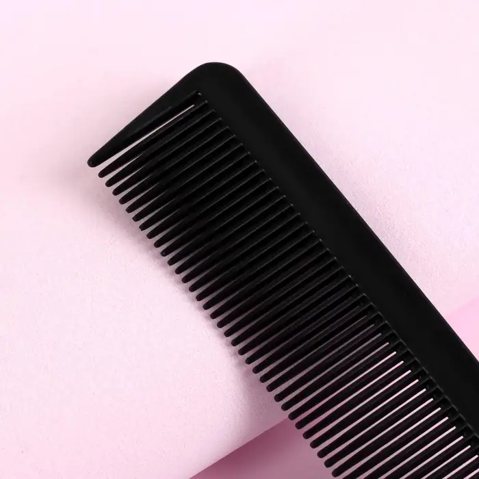 Расчёска с металлическим хвостиком, 20(±1) × 2.5 см, чёрная