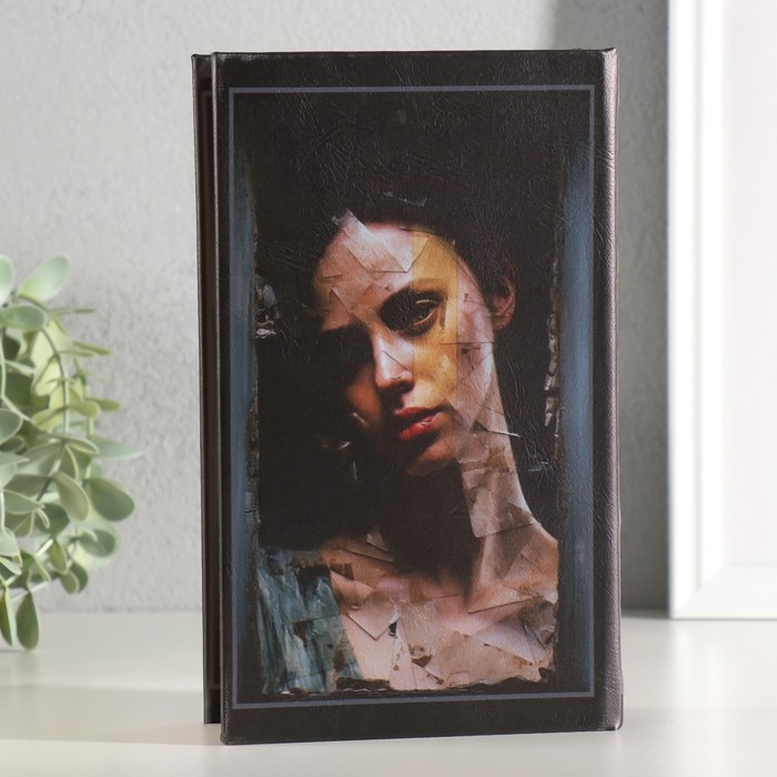 Сейф-книга дерево, кожзам Сейф-книга дерево, кожзам "Портрет девушки. Осколки" 21х13х5 см