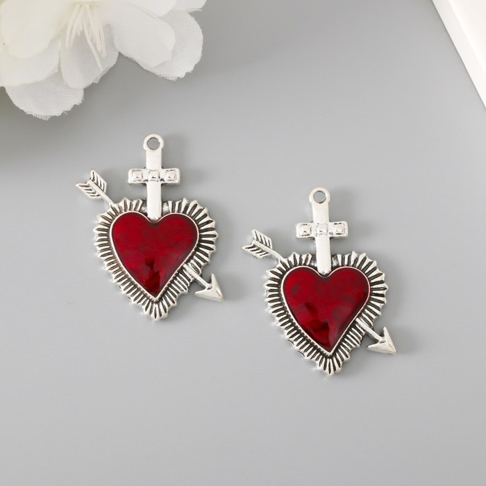 Декор для творчества металл Декор для творчества металл "Красное сердце стрела" серебро эмаль 3,9х3,4 см