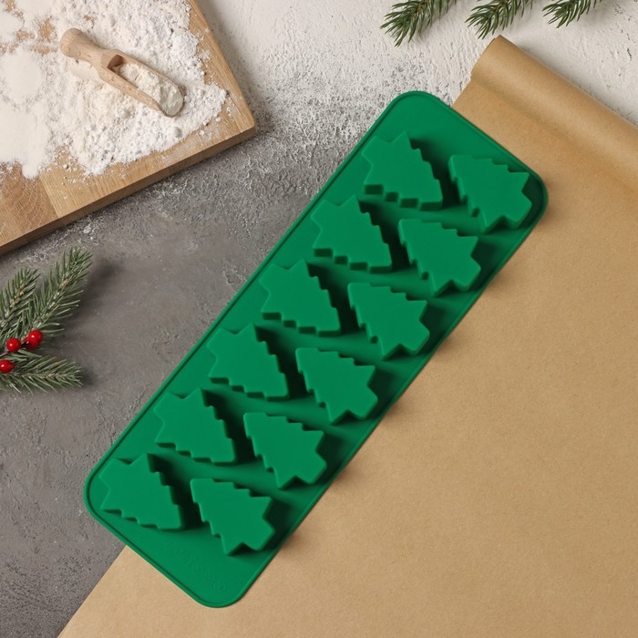 Форма для выпечки новогодняя Доляна &laquo;Ёлочка&raquo;, силикон, 32,5&times;11,5 см, 12 ячеек, цвет зелёный