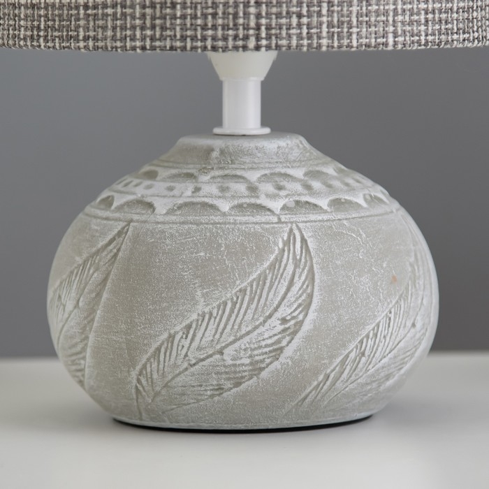 Настольная лампа Настольная лампа "Венди" Е14 40Вт бело-серый 15х15х25 см RISALUX