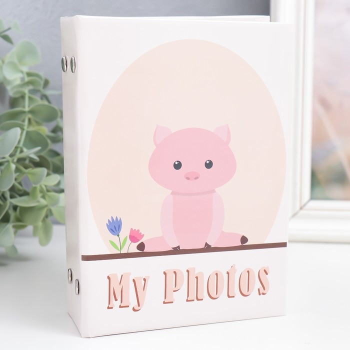 Фотоальбом на 96 фото 10х15 см  Фотоальбом на 96 фото 10х15 см "Хрюша с цветочками" 16,5х12х5,5 см