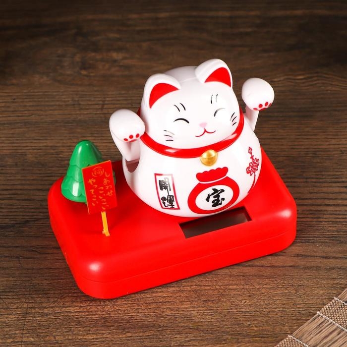 Маятник пластик от солн.батареи Маятник пластик от солн.батареи "Кот Манэки-нэко с деревом и мешком золота" белый 8х10х6 см 501832