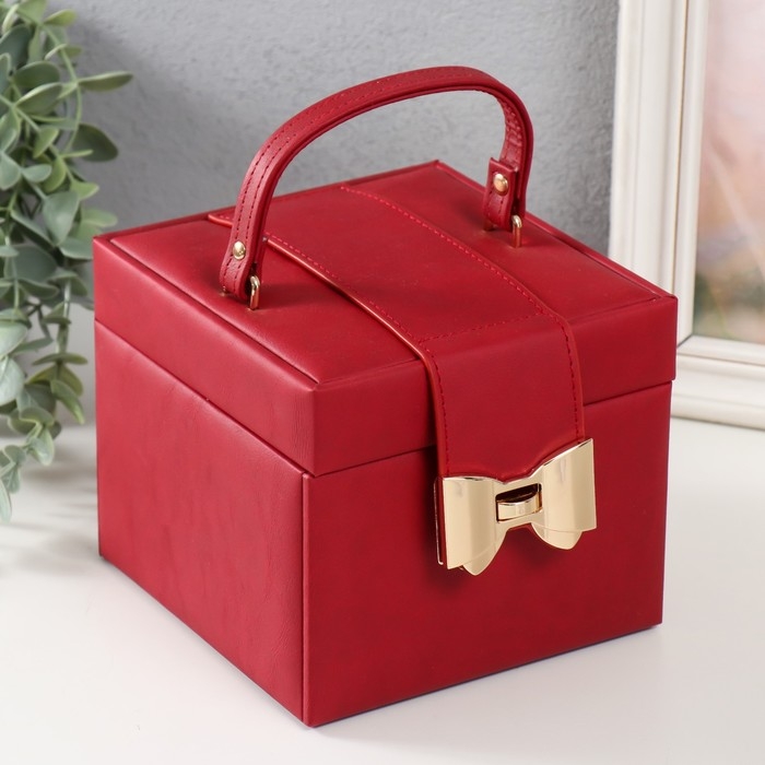 Шкатулка кожзам для украшений  Шкатулка кожзам для украшений "Золотой бантик" красная 15х15х12,7 см