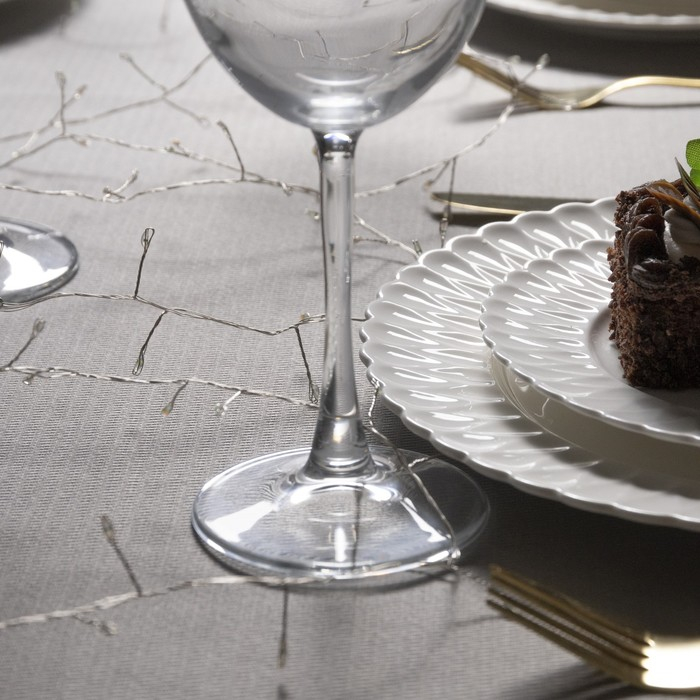 Гирлянда &laquo;Мишура&raquo; 5 м роса, IP20, серебристая нить, 200 LED, свечение мульти, 12 В