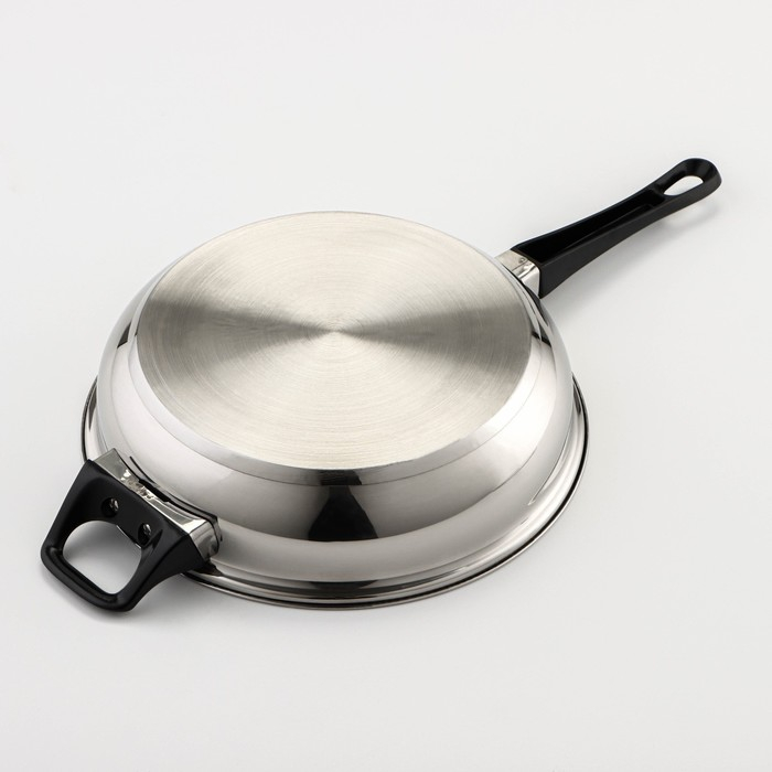 Набор посуды из нержавеющей стали «Чёрная ночь», 8 предметов: ковш 1,5 л, 2 кастрюли 2/3 л, сковорода d=24 см, крышки, стенки 0,3 мм, дно 5 мм Набор посуды из нержавеющей стали «Чёрная ночь», 8 предметов: ковш 1,5 л, 2 кастрюли 2/3 л, сковорода d=24 см, крышки, стенки 0,3 мм, дно 5 мм