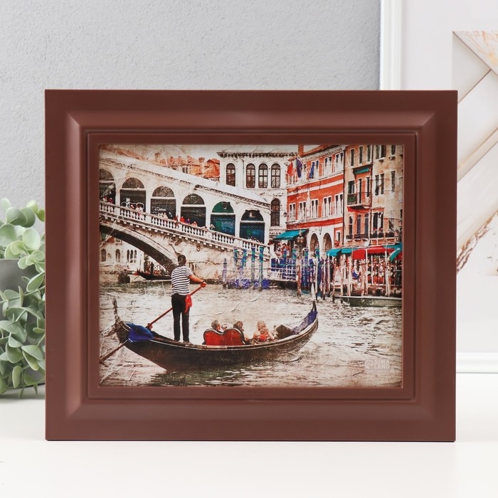 Ключница закрытая Ключница закрытая "Венеция" 26,5х31,5 см Орех