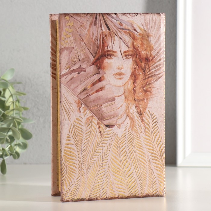 Сейф-книга дерево, кожзам Сейф-книга дерево, кожзам "Девушка в листьях" золото тиснение 21х13х5 см