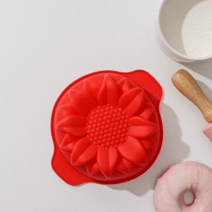 Форма для выпечки Доляна &laquo;Подсолнух&raquo;, силикон, 15,3&times;13 см, внутренний размер 12&times;12&times;4,5 см, цвет красный