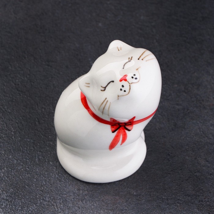 Статуэтка фарфоровая Статуэтка фарфоровая "Кошка Япошечка", 8 см