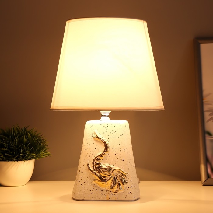 Настольная лампа Настольная лампа "Слон" Е14 40Вт бежевый 20х20х32см