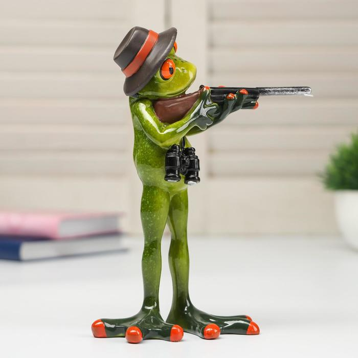 Сувенир полистоун лак Сувенир полистоун лак "Лягушонок с ружьём" 17,5х5,3х13 см