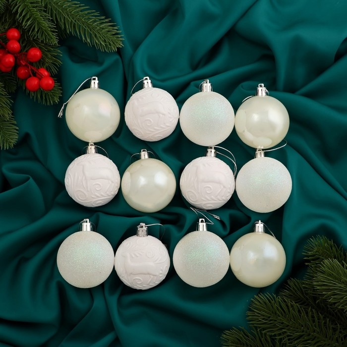 Набор шаров пластик d-6 см, 12 шт Набор шаров пластик d-6 см, 12 шт "Мелодия" узор блеск, белый