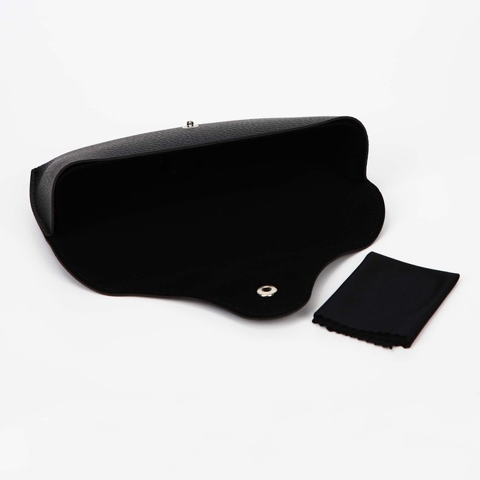 Чехол для очков на кнопке, длина 16 см, цвет чёрный Чехол для очков на кнопке, длина 16 см, цвет чёрный